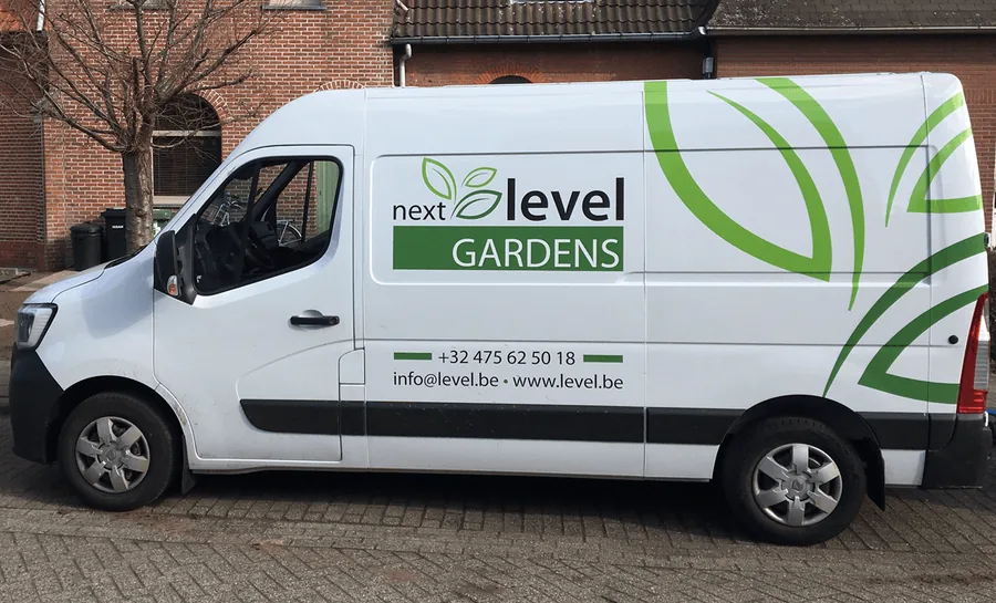 De bestelwagen van Next Level Gardens
